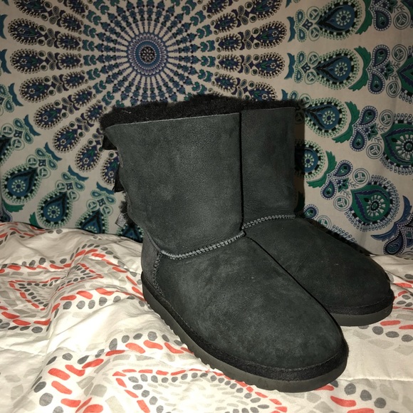 Bailey Bow Uggs - Picture 2 of 3